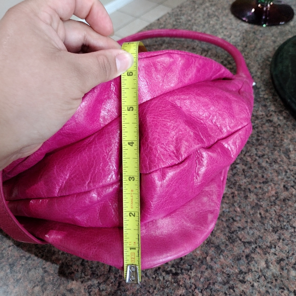 Marc by Marc Jacobs Dr. Q Lil Riz shoulder bag in Pink leather - Picture 14 of 17